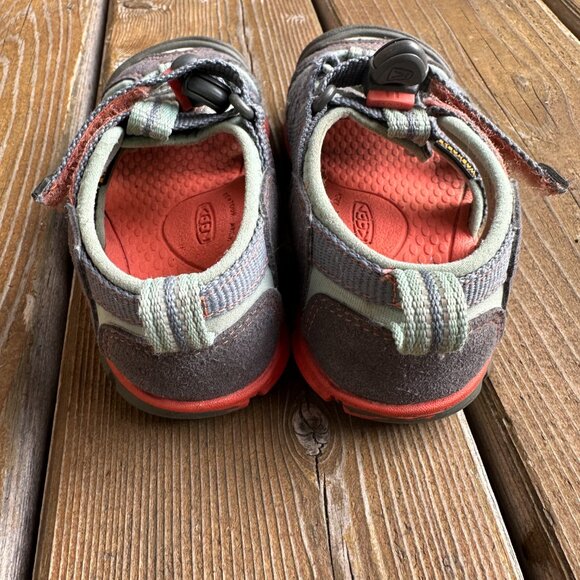 EUC KEEN Gray Washable Waterproof Toe Protecting Sandals in Toddler 10/EU 27/28 - Picture 6 of 11